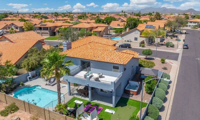 Homestead I HOA Casa | Jungle Themed Retreat w/Pool | Jacuzzi |Game Room