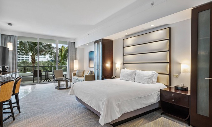 Mid Beach Apartamento | Junior Suite en el Fontainebleau Hotel Miami Beach