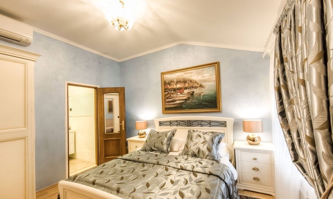 City Center Cama Y Desayuno | Junior Suite en el exquisito Bed & Breakfast Villa Hasi en el centro de la ciudad.