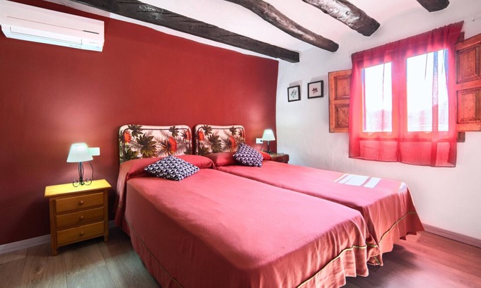 Ejulve Casa | Roja