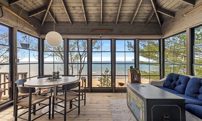 Bridgman Casa | Juniper Presents: Majestic Beachfront Beauty on the Sunset Coast