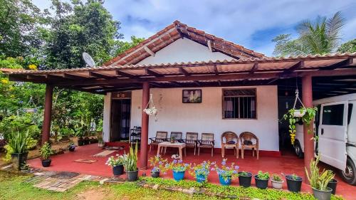 Mulatiyana Casa | Juno Homestay