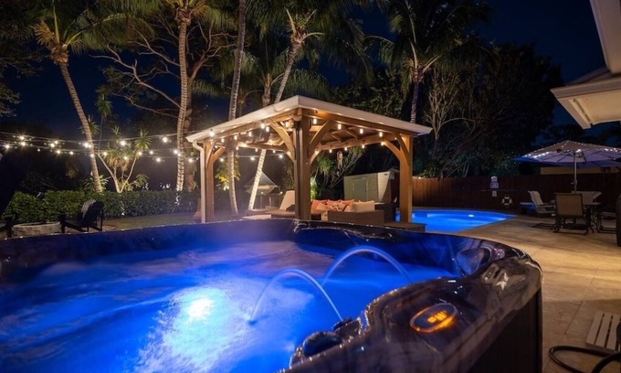 Jupiter Casa | Jupiter Beach Paradise: Luxury & Adventure