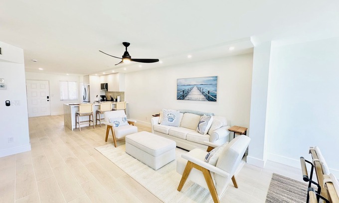 Jupiter Condominio | JUPITER BEACH RETREAT WALK TO BEACH AND POOL!