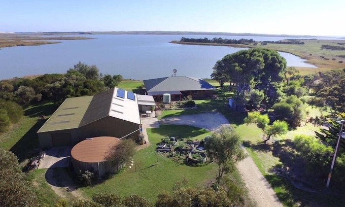 Bonney Casa | Jurado Road Orchard - Aislamiento en el lago Albert
