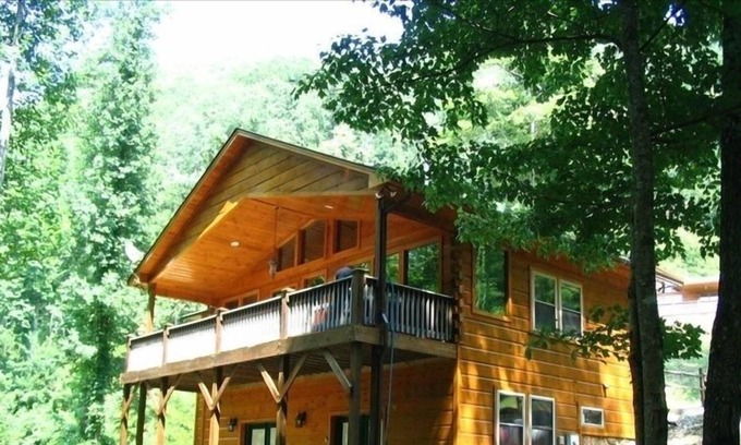 Bryson City Cabina | SOLO 5 millas de distancia de NOC