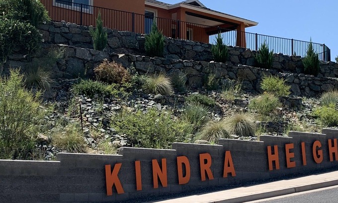 Cottonwood Casa | Just a 9 minute stroll to Old Town Cottonwood. Open to short & medium term stays