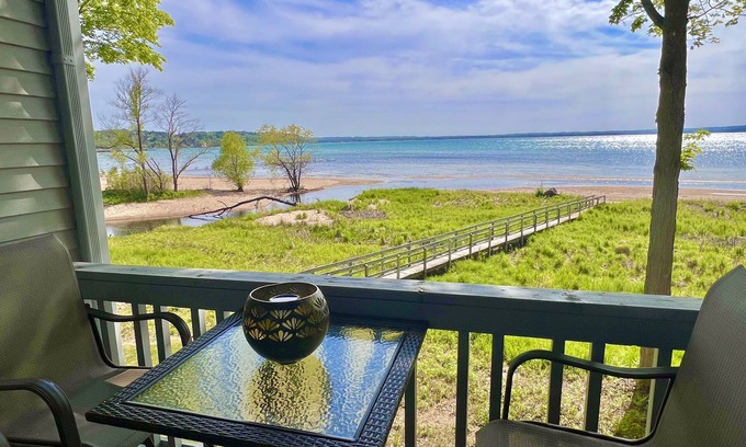 Acme Apartamento | ¡Imagina tu café de la mañana aquí! Impresionante vista GT Resort Studio Condo