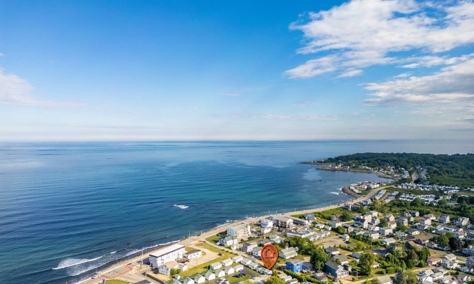 York Harbor Cabaña | Just Beachy - Charming Studio for 2, Short Walk to Beach!