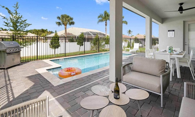 Melbourne Beach Casa | Just Beachy | New! 5BR Beach House with Under-the-Sea Theme Room + More