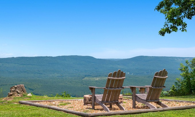Mentone Cabina | Just Bluffin’ at Mentone-Hot tub for two w/brow views!