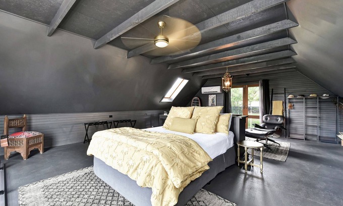 Coal Point Casa | just listed Coal Point Loft with Views