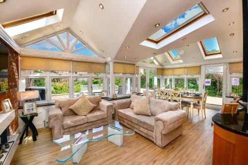 Killay Casa | Just Stay Wales - Highmead House, Swansea