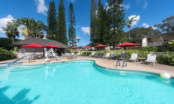 Princeville Hotel | Just What You're Looking For! W/ Kitchen, Outdoor Pool, Free Parking!