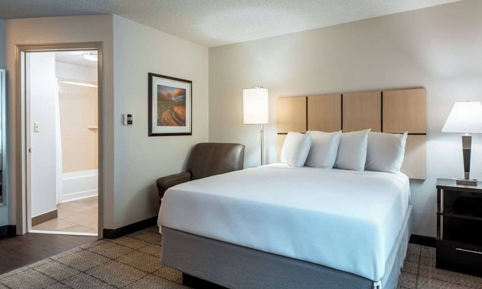 Park Central Complejo | Just What You Were Looking For! Free Parking, Pet-Friendly Property