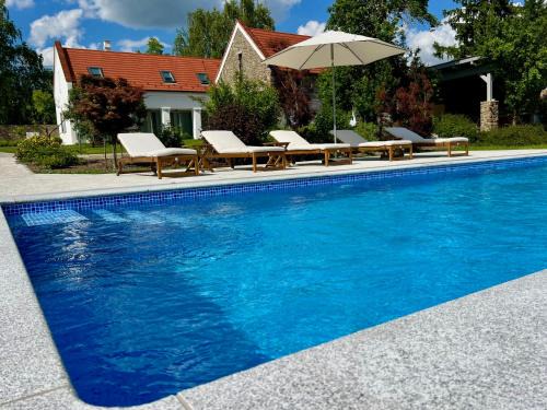 Balatonhenye Casa | Káli Kütyü