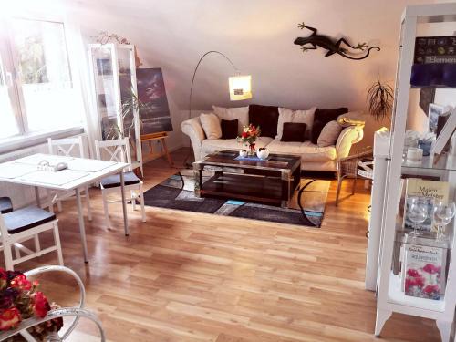 Wulsbuttel Apartamento | Künstler Ferienwohnung 3 Zimmer Küche Bad zentrale Lage