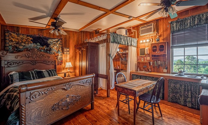 Reva Apartamento | Granja de campo de montaña.