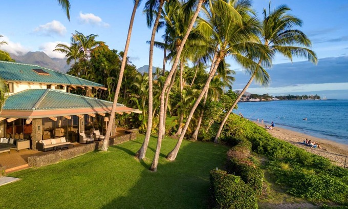 Historic Lahaina Front Street Condominio | K B M Resorts: Bay-35, 5 Bedroom Ocean Front House On Baby Beach, Sleeps 10 - Steps to Water, 180 Degree Ocean Views, Sunsets, Includes Rental Car!