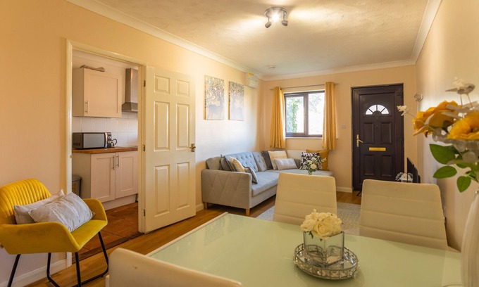 Colchester Casa | K Suites - Lovely 2-bed House w/free parking