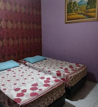 Medan Casa | K77 Backpackers - Jungle Tours