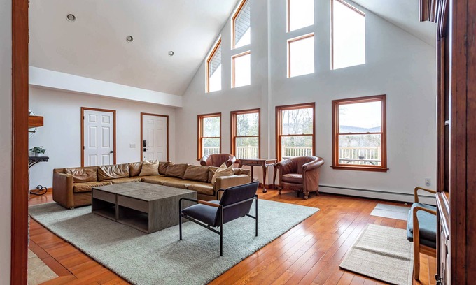 Tannersville Casa | Kaaterskill Mtn House: 287 Acres w/ Fire Pit