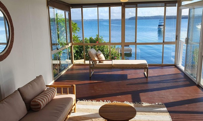 Sunshine Casa | Kabine Waterfront Lakehouse in Sunshine