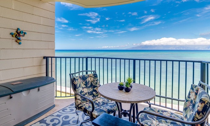 Kahana Condominio | Kahana Reef #322 1 Bedroom Condo by Redawning