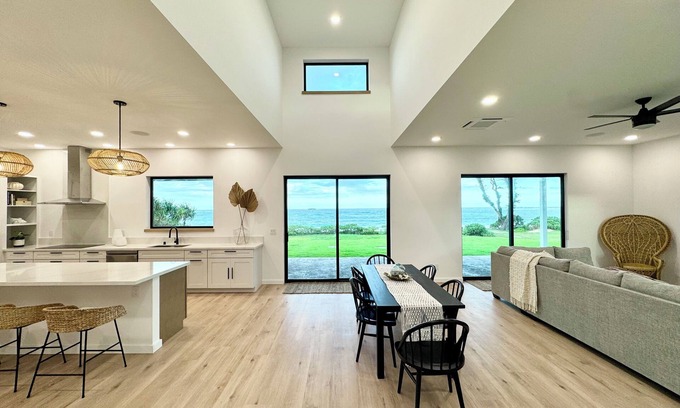 Kahuku Casa | Kahili Coast Beachfront Estate 3bd 3ba North Shore Oahu