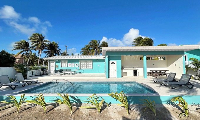 Rum Point Casa | Kai Baby Waterfront Cottage Private Pool Cabana Kayaks Paddleboards & Bikes!