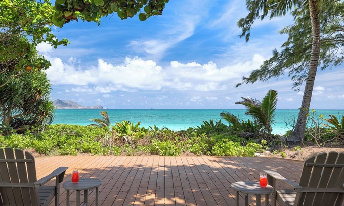 Kailua Casa | Kailuana Beachfront Estate - 5 bedroom Beachfront center of Kailua Bay