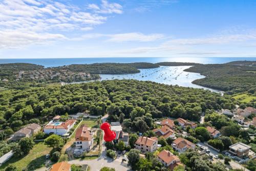 Vinkuran Apartamento | Kajumami Apartments with Hot Tub and Private Terraces