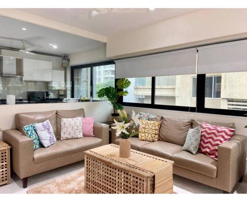 Bandra West Apartamento | Kakad Classic 360, 16th Rd, Pali Village, Khar West by Connekt Homes