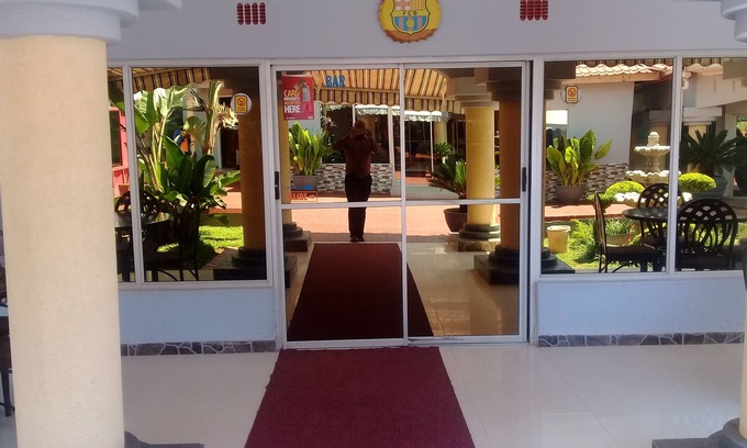 Lusaka Cabina | Kakwele Lodge & Tours