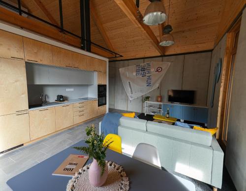 Velence Apartamento | Kalóz apartmanház Velence