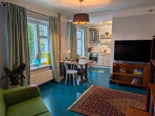 Kalamaja Apartamento | Kalamaja apartment with old town view!