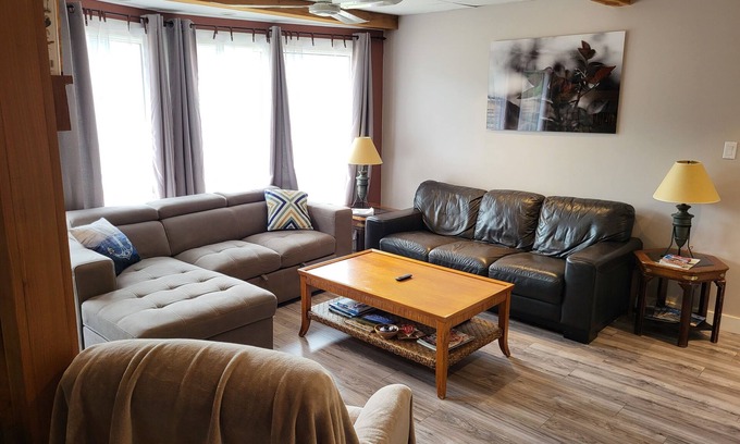 Coldstream Apartamento | ¡Suite a nivel del suelo Coldstream a solo minutos del hermoso lago Kalamalka!