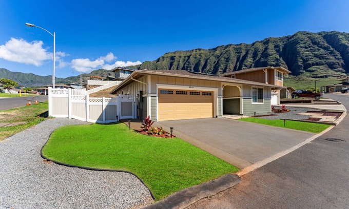 Makaha Valley Apartamento | Kalo Homes ~ Coastal island haven