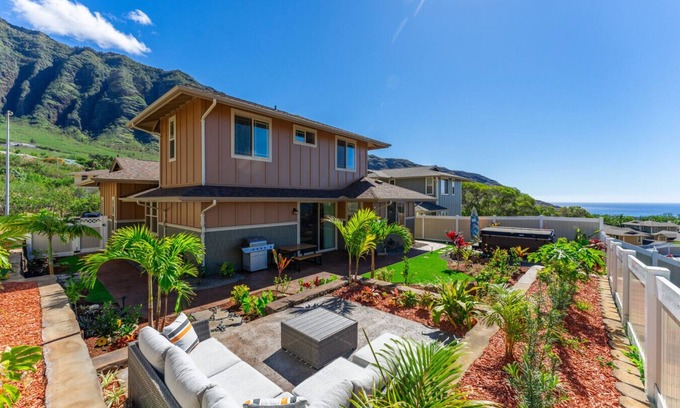 Makaha Valley Casa | Kalo Homes ~ Ocean View Escape