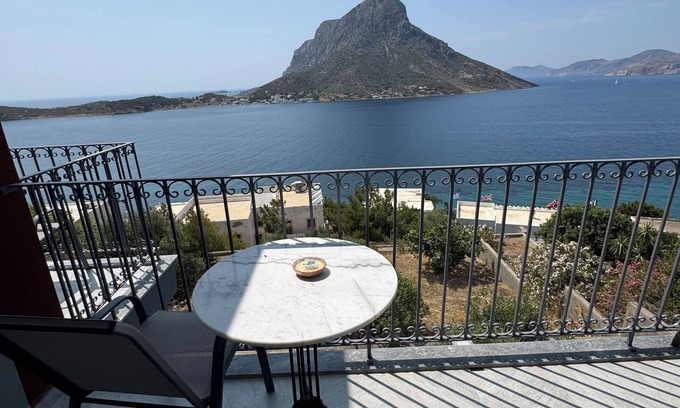 Mirties Hotel | Kaloniki Rooms & Suites
