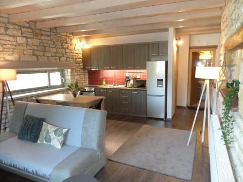Pogoni Apartamento | Kalpaki stone apartment 1