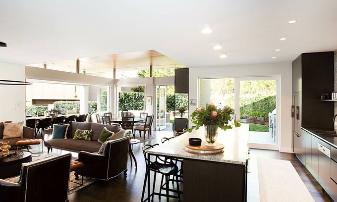 Bellevue Hill Casa | Kambala Escape is a modern four-bedroom escape with private pool