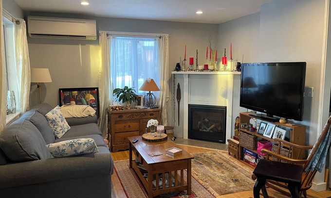 Penobscot Cabaña | KAMcottage is on the waterfront in a quaint village on the coast of Maine.
