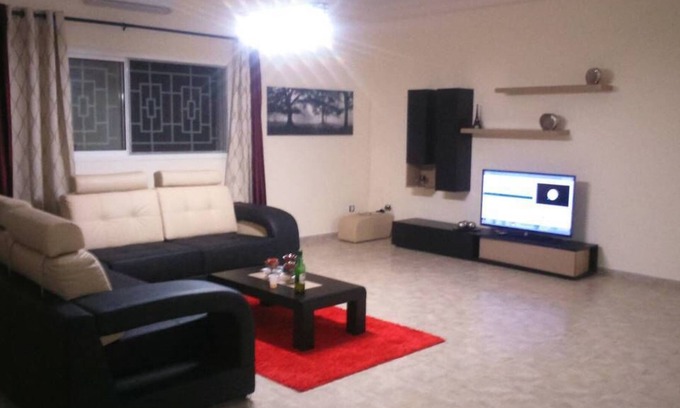 Bissau Villa | Zona residencial muy tranquila con buenos vecinos. Confortables habitaciones grandes, con aire acondicionado.