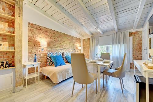 Gdynia Hostal | Kamienica Gdynia hotelowe komfortowe łóżka, plaża Orłowo molo