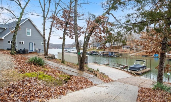 Linn Creek Casa | Kamp's Place at Mallard Cove