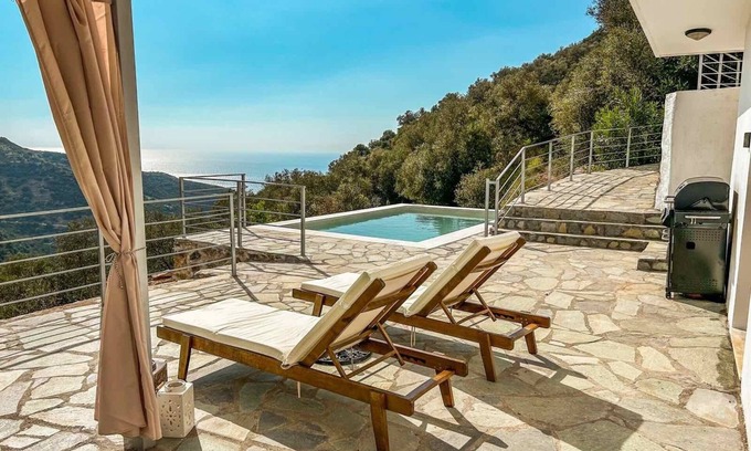 Livadia Casa | Kampos View - Quiet House at the end of the Road
