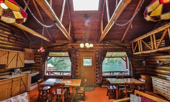 Saint-Michel-des-Saints Cabina | Kan-à-Mouche Pourvoirie Auberge et Chalets