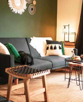 Chapeltown Casa | Kandaka-Specious Stylish Home - Suitable for Contractors