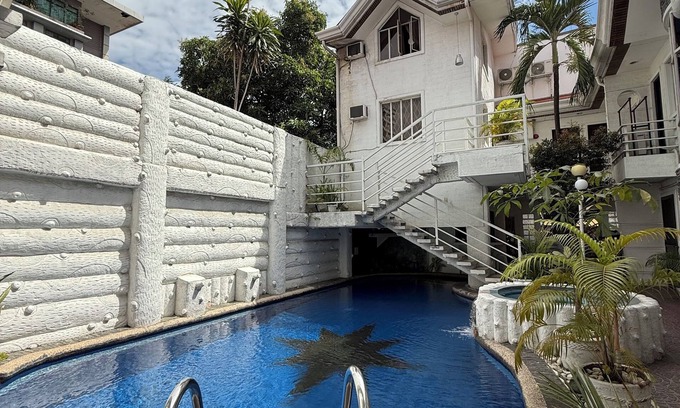 Balibago Apartamento | Kandi Suites 2BR with private Jacuzzi